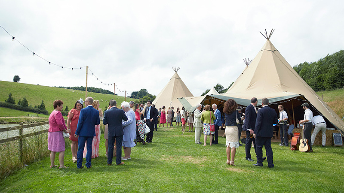 Hadsham Farm Weddings, Oxfordshire feature image